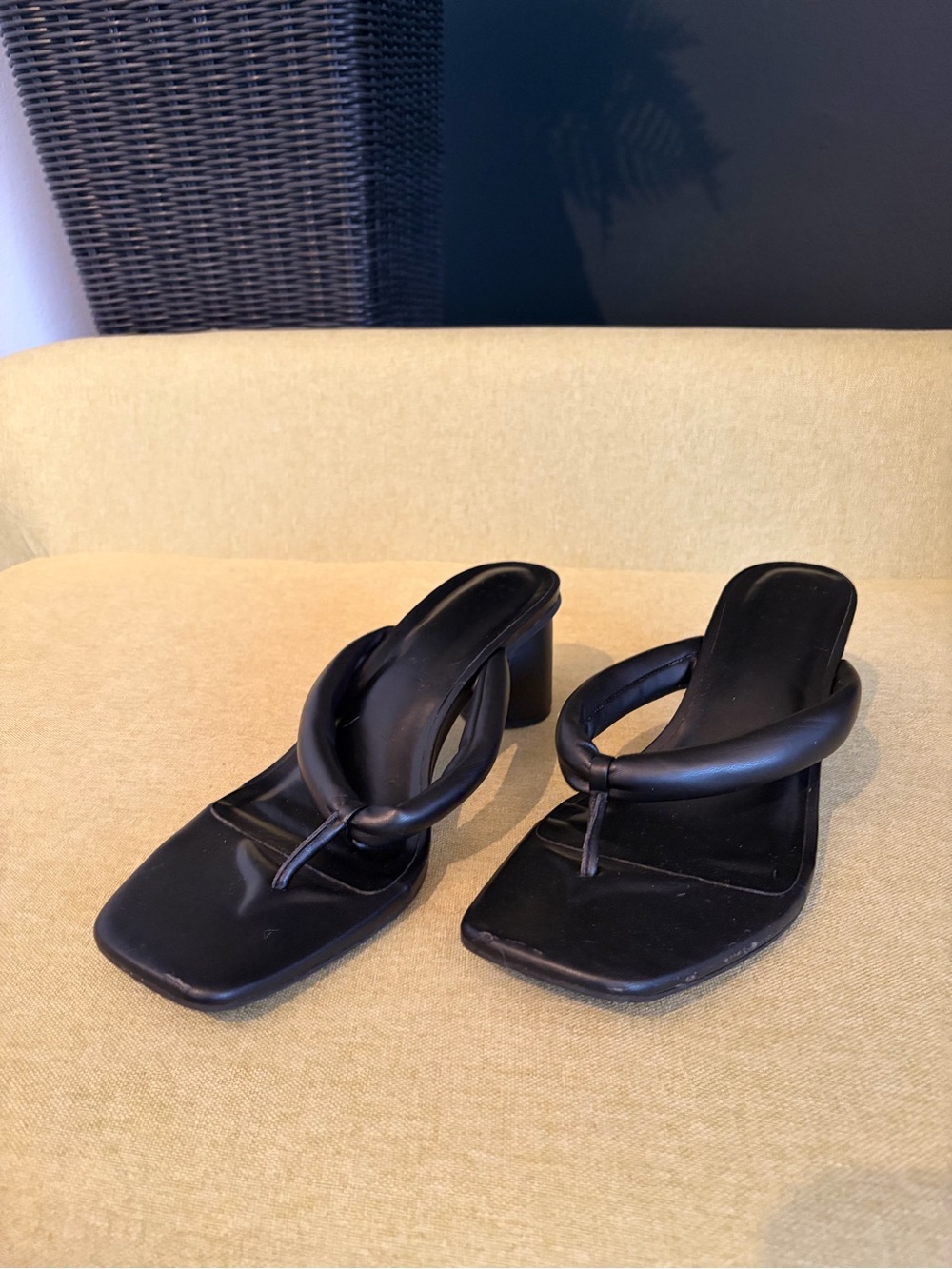 a new day Black Padded Loop Thong Block Heel Sandals